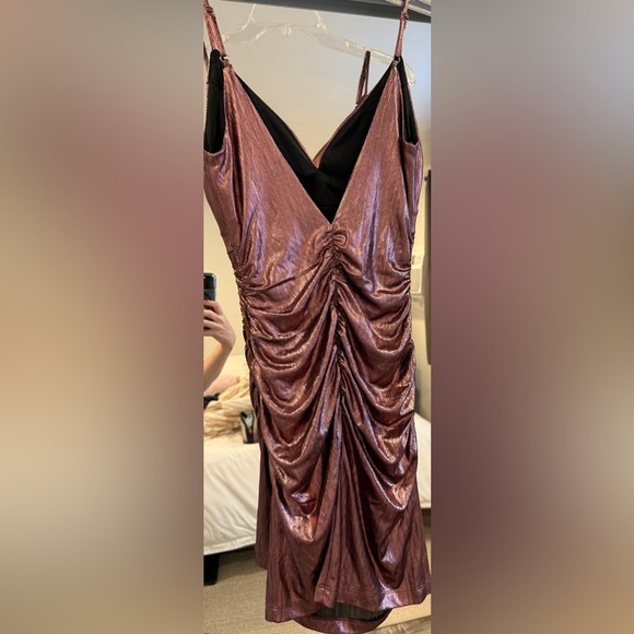 Emerald Sundae Metallic Ruched Bodycon Dress – Size Small – NWT - Picture 2 of 3